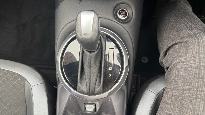 Nissan Juke 1.0 DiG-T 114 N-Connecta 5dr DCT Petrol Hatchback